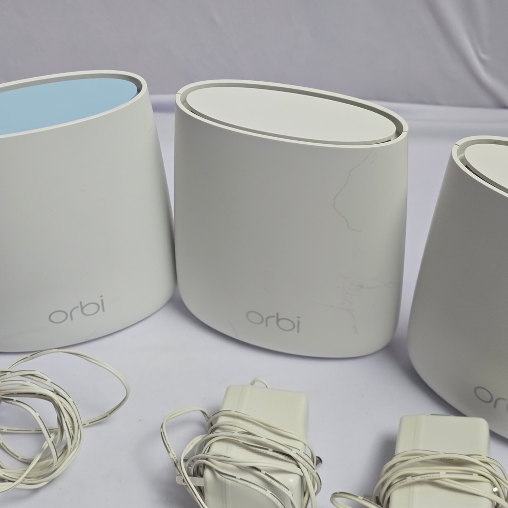 Netgear Orbi Mesh WiFi System AC2200 RBR20 Router 2 RBS20 Satellites White - Picture 5 of 8
